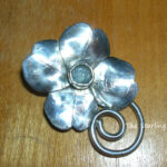 Sterling Studio Raw Montana Sapphire 4 leaf Clover Pendant